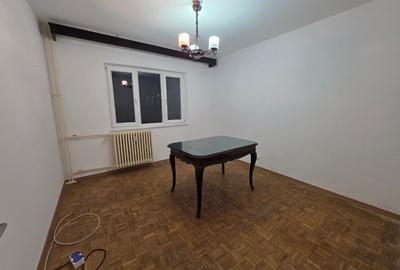 Apartament cu 4 camere semidecomandat în Berceni - 8