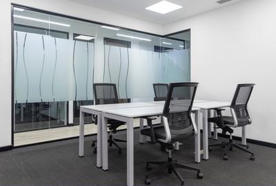 Spațiu de birou privat pentru 3 persoane în Regus Sun Business Centre - 1