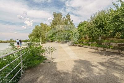 Casa cu teren de 3000 mp - ponton la lac - piscina si casa de oaspeti - 12