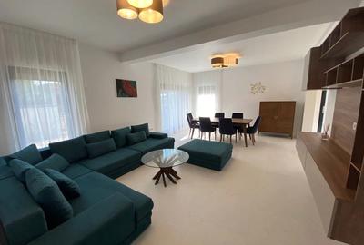 Casă cu Teren 313 Mp în Central - 2