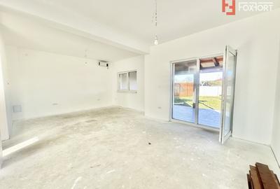 Duplex cu 4 camere cu Canalizare în Moșnița Nouă - 9