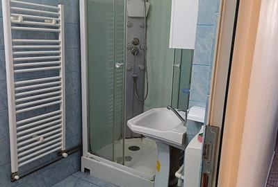 Garsonieră decomandată în Micro 6 - 2