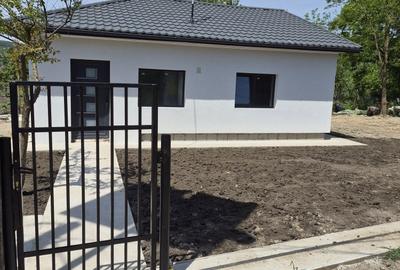 Casă cu 4 camere în Mărgineni - 6