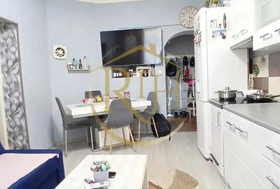 Oferim spre vanzare o casa cu 3 camere la curte comuna in zona Traian