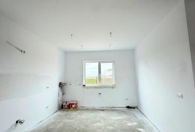 Duplex cu 4 camere cu Canalizare în Moșnița Nouă - 3