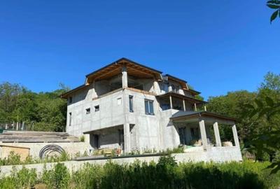 De vânzare – Casă modernă P+1+M în stațiunea Slănic, Prahova - 1