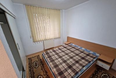 Apartament cu 4 camere decomandat în Traian - 9