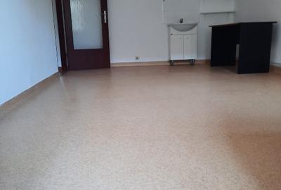 Proprietar,vand spațiu birou/cabinet medical central, (Str. Moldovei 17), 73mp - 9