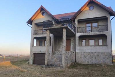 Casa finisata, teren 2500mp, Marginea - 8