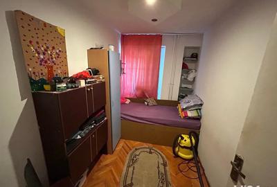 Proprietar vand apartament 3 camere etaj 1 , Bd. Dambovita - 4