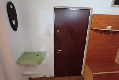 Apartament 2 camere, str. Dunavat, et. 3/4 - 5