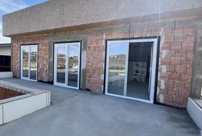 Casă individuală cu 4 camere cu Canalizare în Est - 1