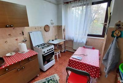 Apartament cu 3 camere decomandat în Hipodrom