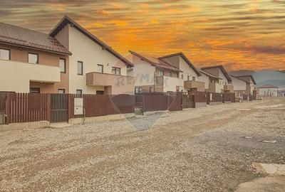 Casă cu 4 camere cu Teren 250 Mp în Sud-Est - 41