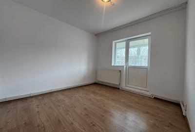 Apartament cu 3 camere decomandat în Crângași - 8