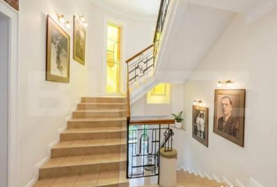 Spațiu comercial, de 460 mp, în Central - 3