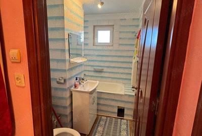 Apartament 3 camere Re?i?a, direct de la proprietar - 10