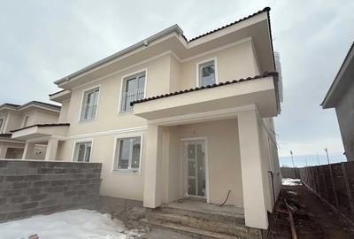 Duplex cu 4 camere cu Teren 300 Mp în Moșnița Nouă