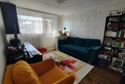 Apartament cu 3 camere decomandat, mobilat în Banca Națională