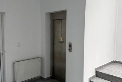 Birou, de 275 mp, în Central - 3