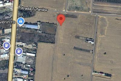 Teren de 1300 mp, în 1 Decembrie