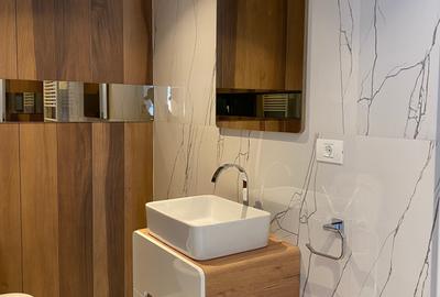 Casă cu 6 camere cu Teren 650 Mp în Băneasa