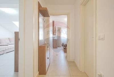Apartament cu 3 camere decomandat, mobilat în Tractorul - 2