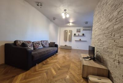 Apartament cu 2 camere decomandat în 1 Mai