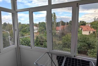 Apartament cu 2 camere semidecomandat în 9 Mai