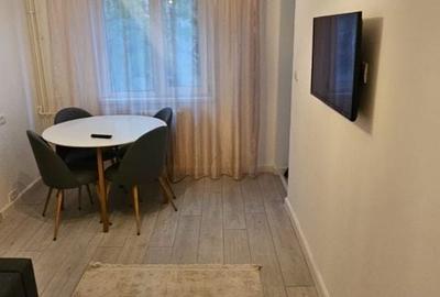 Apartament cu 3 camere semidecomandat în Central