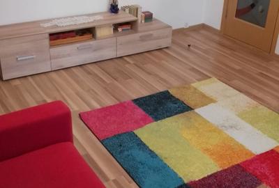 Apartament cu 2 camere semidecomandat în Micro 3