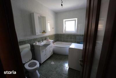 Casă cu 4 camere cu Teren 295 Mp în Central - 4