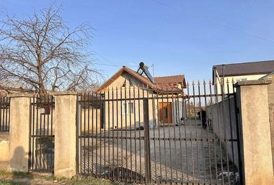 Casă cu Teren 737 Mp în Vadu Pașii