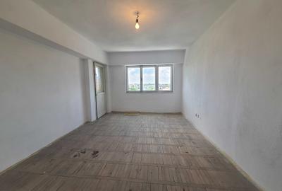 Apartament cu 3 camere decomandat în Hârșova