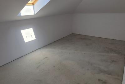 Casă cu 4 camere cu Teren 80 Mp în Central - 2