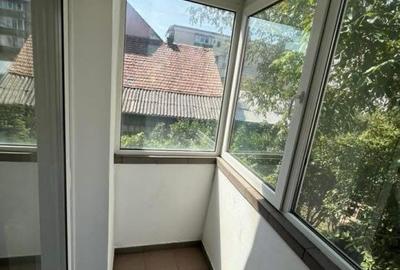 Apartament cu 3 camere decomandat în Ștefan cel Mare