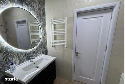 Apartament cu 2 camere semidecomandat, mobilat în Eminescu