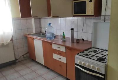 Apartament cu 4 camere semidecomandat în Central - 1