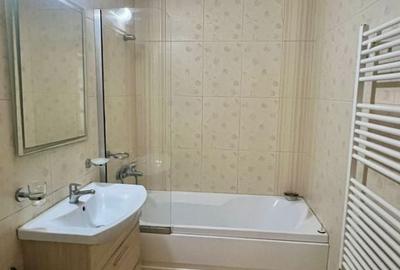 Apartament cu 3 camere decomandat în Găvana