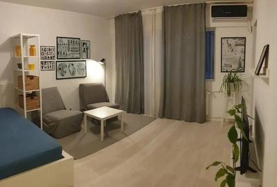 Garsonieră decomandată în Gorjului