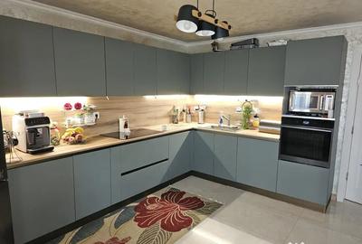 Casă cu 4 camere cu Teren 2000 Mp în Central