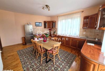 Casă cu 4 camere decomandat în Șelimbăr