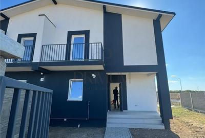 Casă cu 4 camere cu Teren 400 Mp în Moșnița Nouă