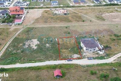 Teren de 800 mp, în Sânmartin