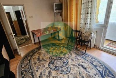 Apartament cu 3 camere decomandat în Roman - 4