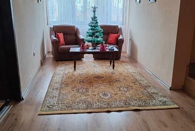Casă cu 5 camere cu Teren 1350 Mp în Central