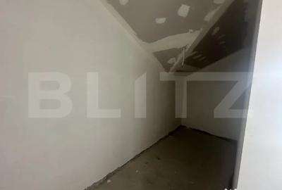 Casă cu 4 camere cu Teren 300 Mp în Lazuri