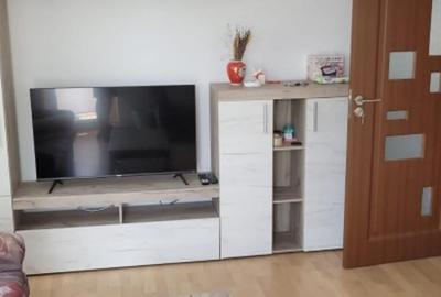 Apartament cu 3 camere decomandat, mobilat în Aviației