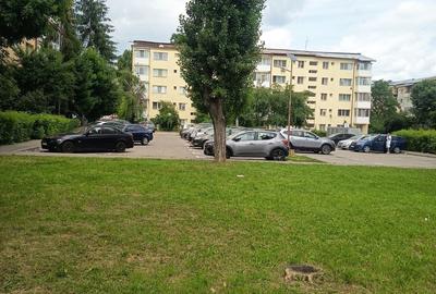 Apartament cu 2 camere semidecomandat în Micro 6