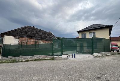 Casă cu Teren 250 Mp în Central